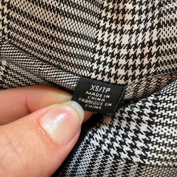 Lord and Taylor Design Lab Grey and Black Plaid Blazer Jacket - Picture 10 of 12